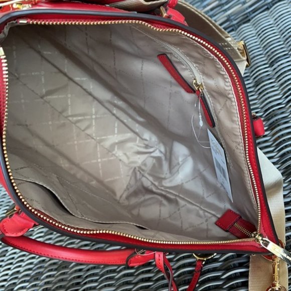 Michael Kors Travel Large NS Tote - Picture 5 of 16